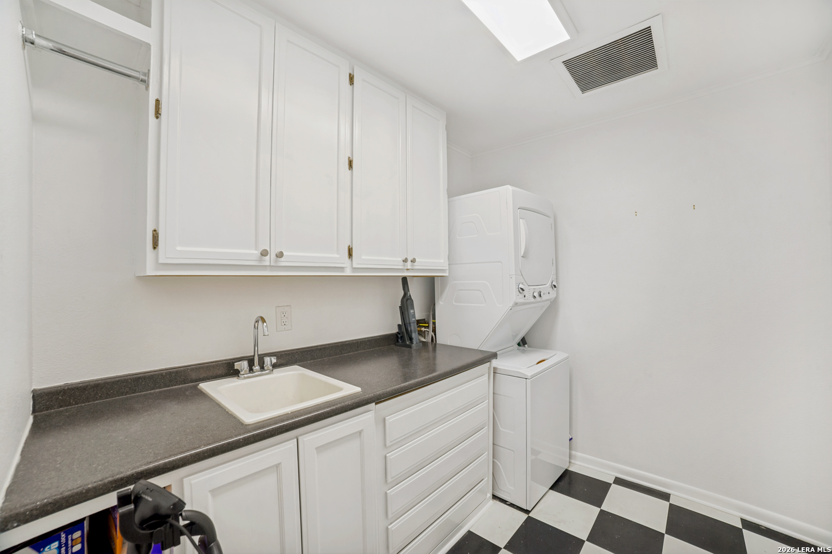 4001 N New Braunfels APT 1202A