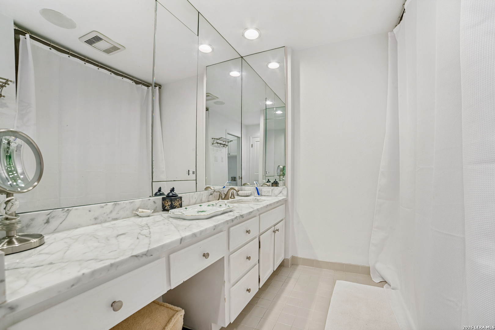 4001 N New Braunfels APT 1202A