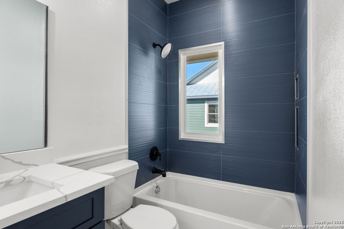 510 Stieren St 202