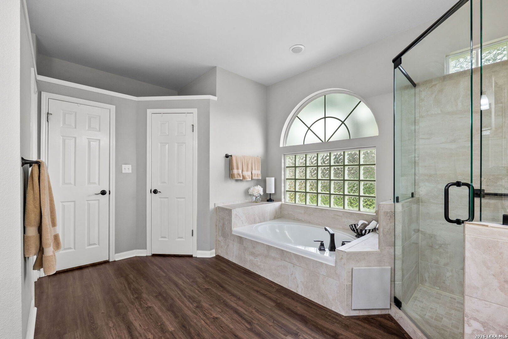 24902 Crescent Run