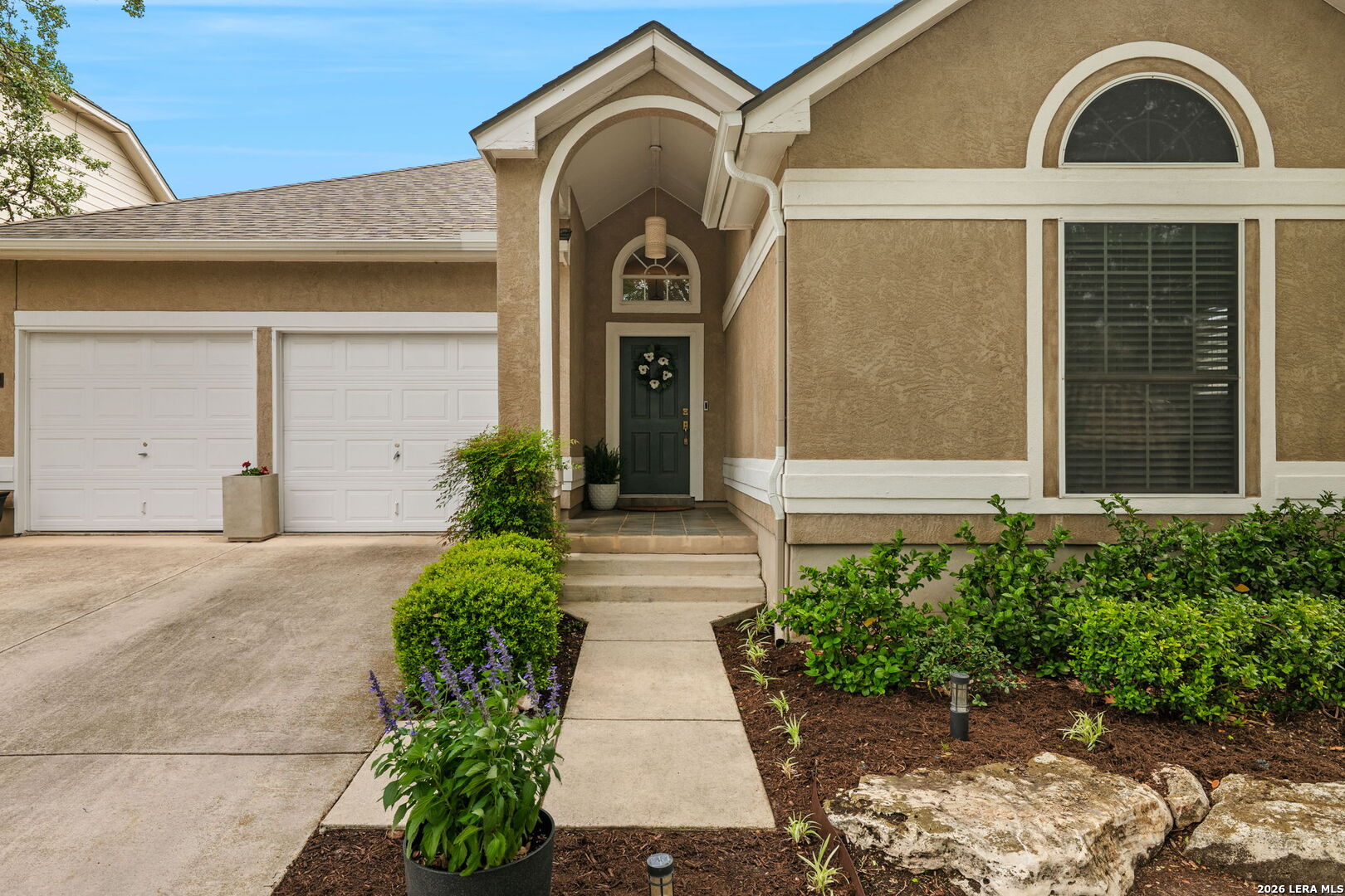 24902 Crescent Run