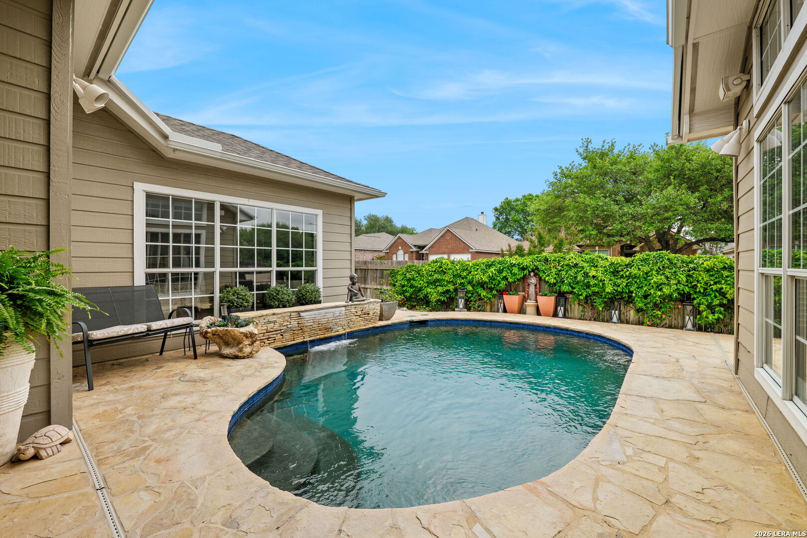 24902 Crescent Run