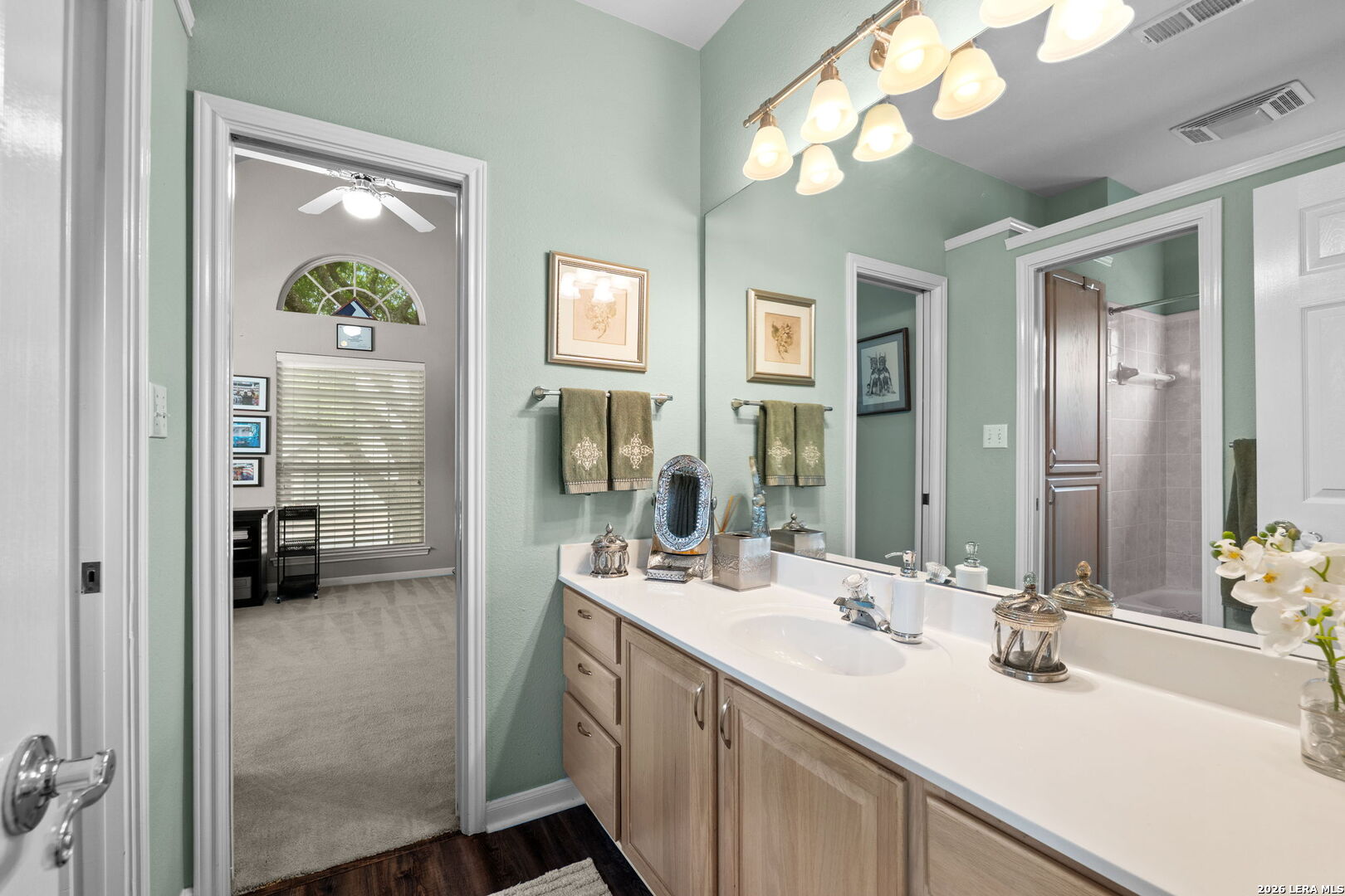 24902 Crescent Run