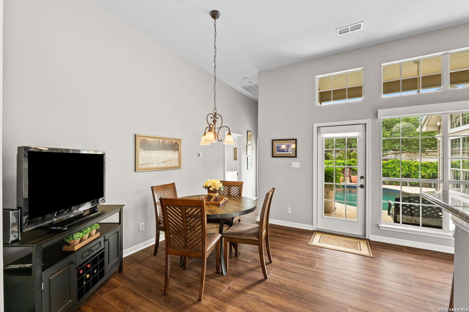 24902 Crescent Run