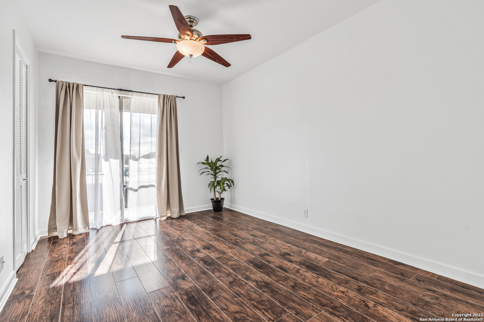 7711 BROADWAY 27C