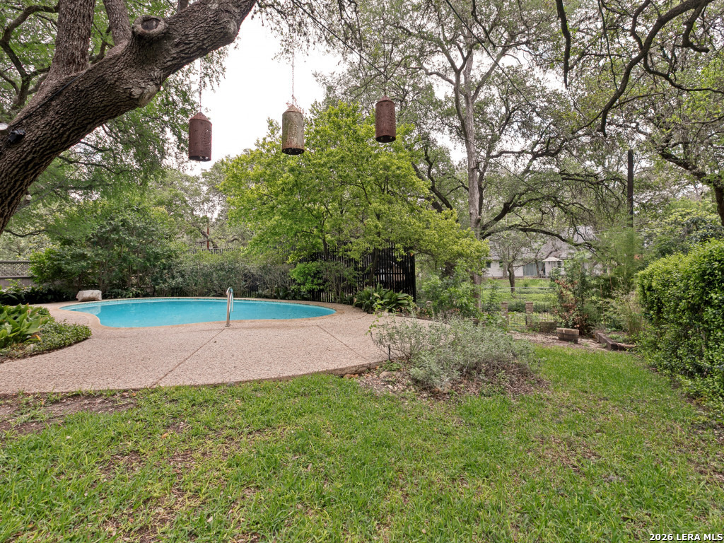 2518 Old Orchard Ln