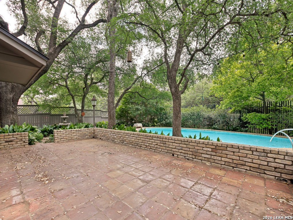 2518 Old Orchard Ln
