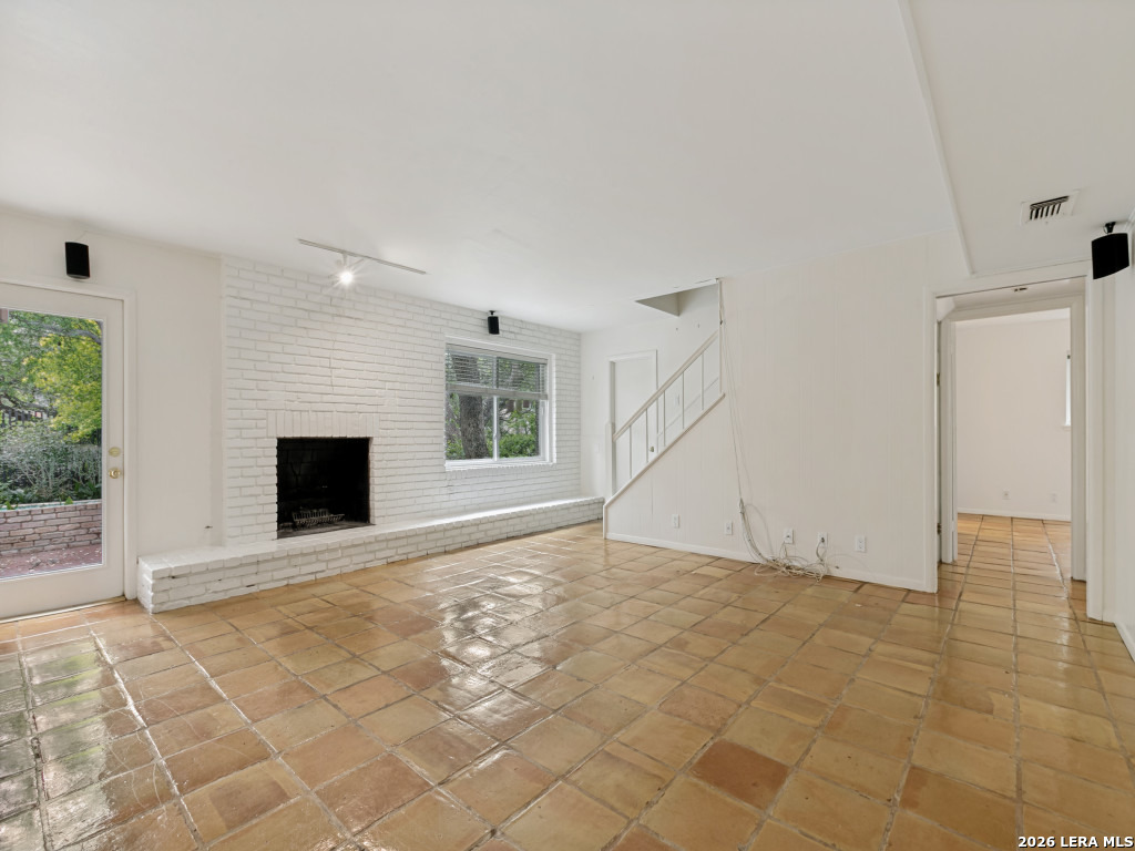 2518 Old Orchard Ln