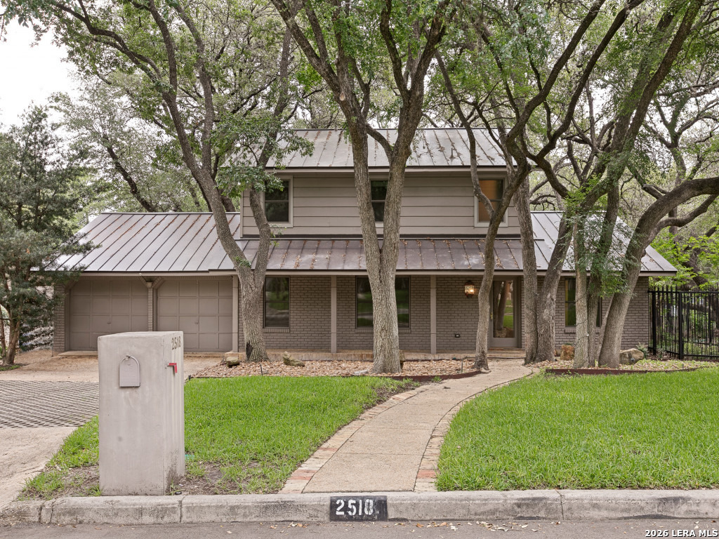 2518 Old Orchard Ln