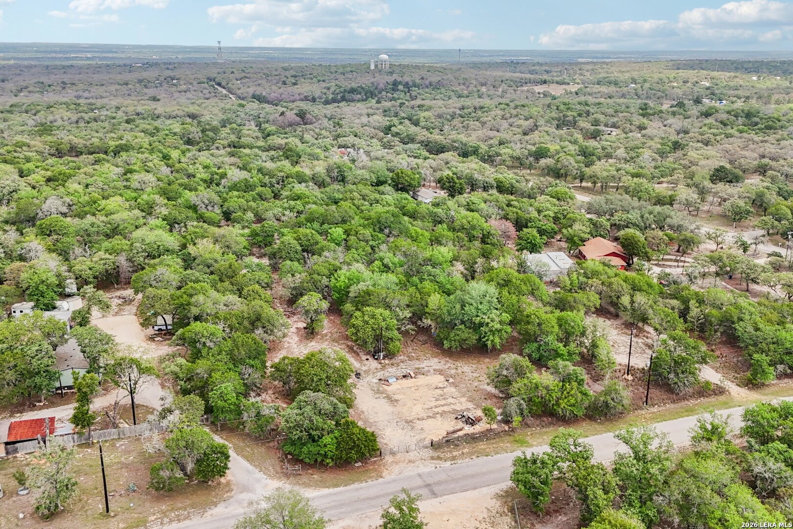 2424 HICKORY FORREST DR