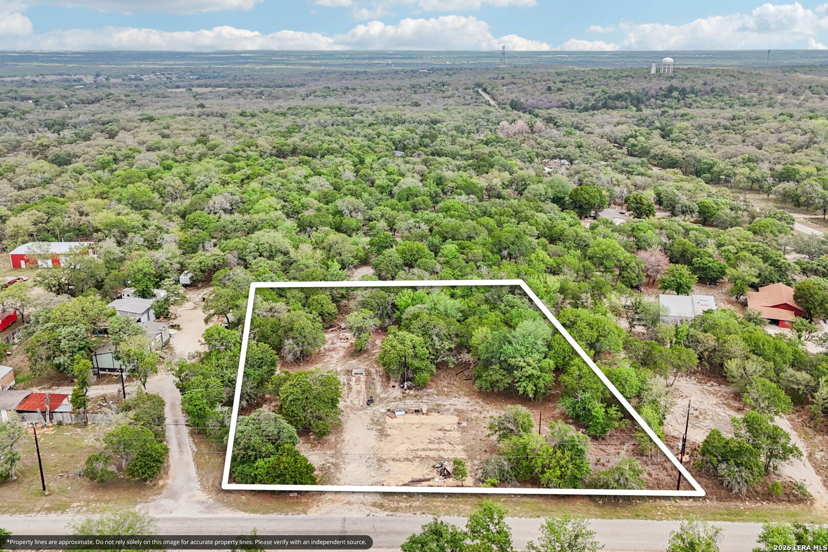 2424 HICKORY FORREST DR