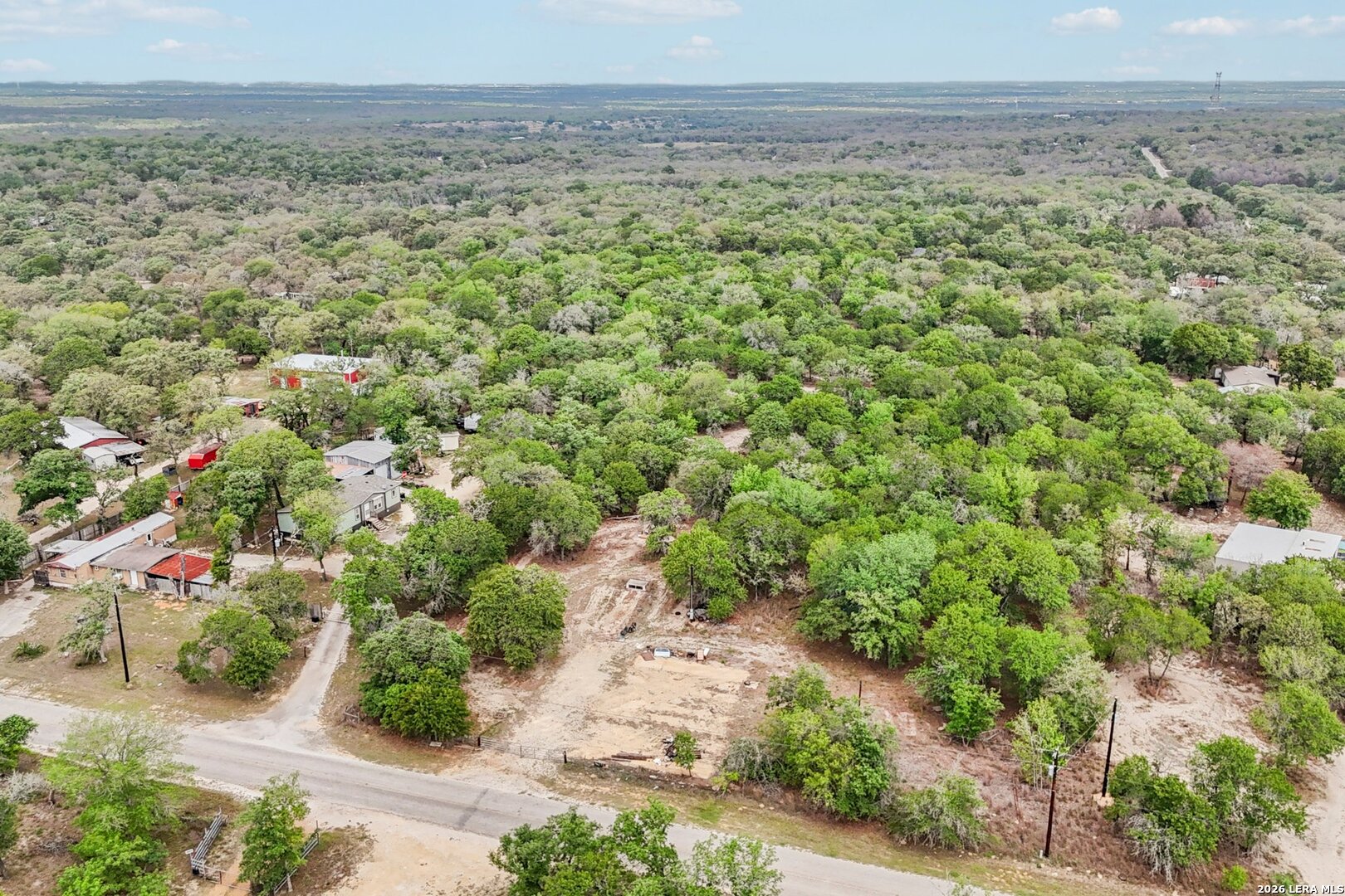2424 HICKORY FORREST DR