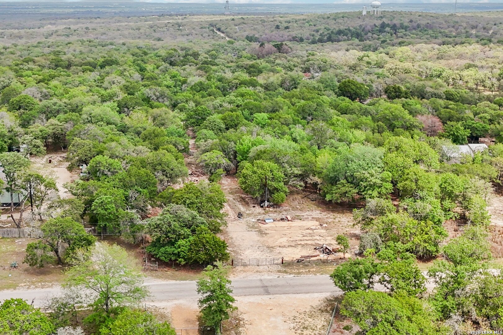 2424 HICKORY FORREST DR