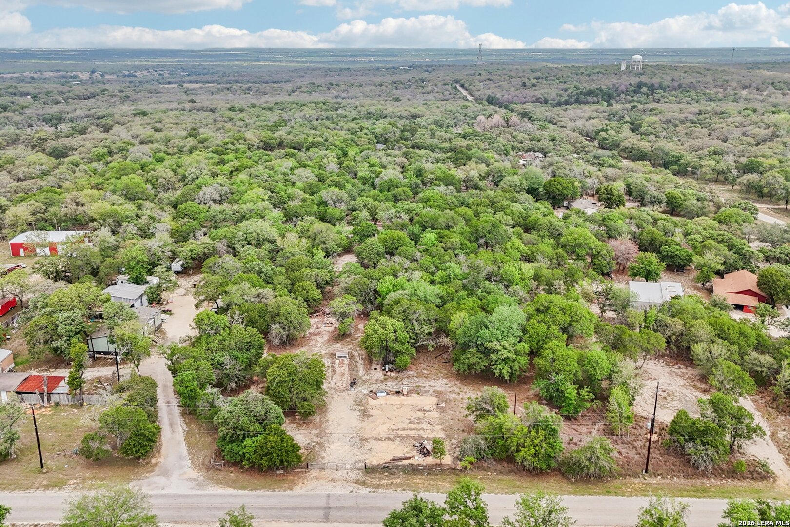 2424 HICKORY FORREST DR