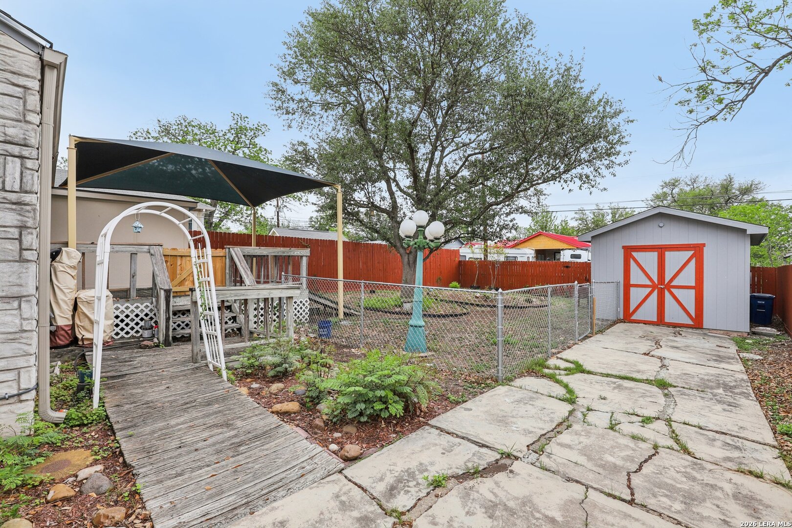 1331 W ROSEWOOD AVE