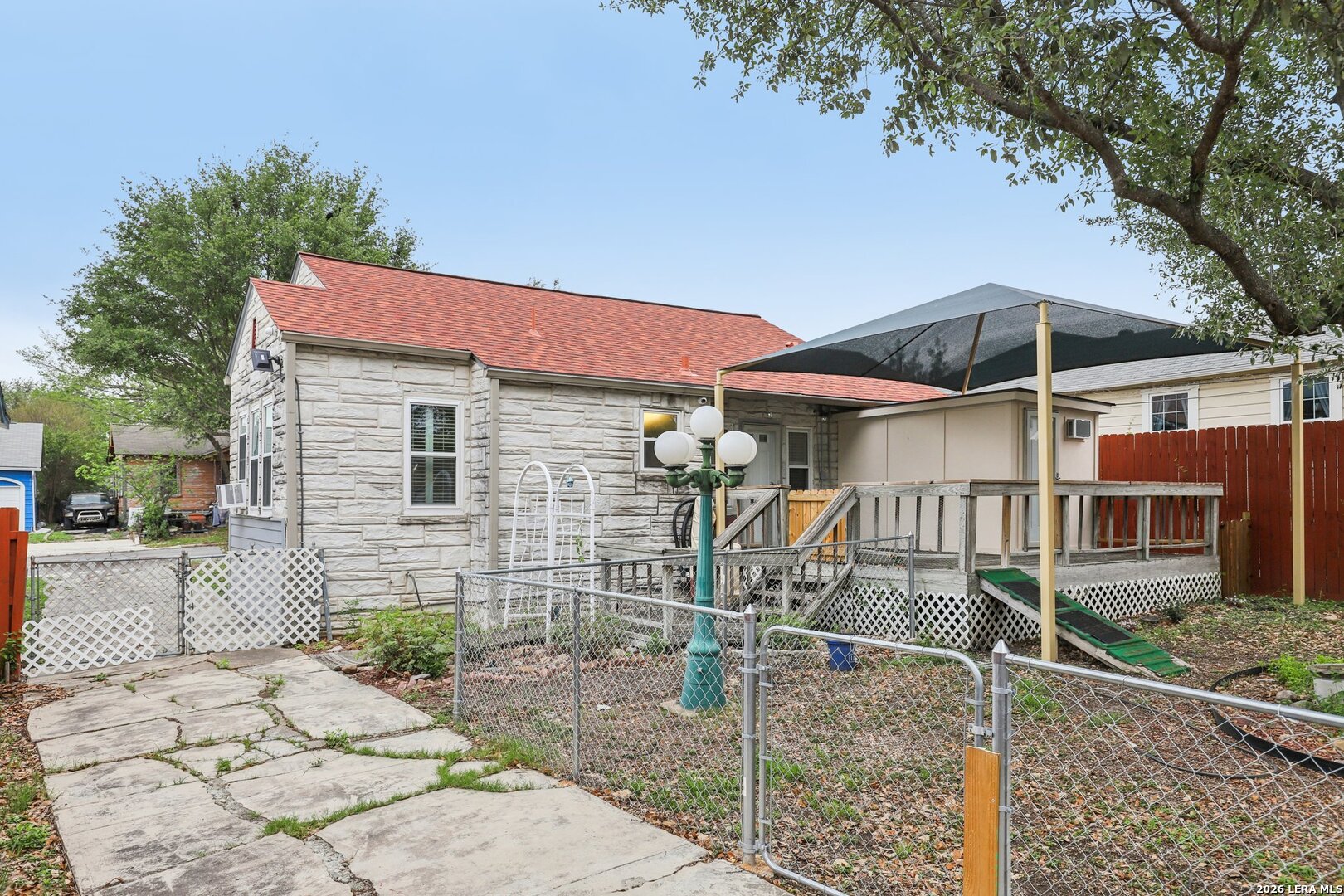 1331 W ROSEWOOD AVE