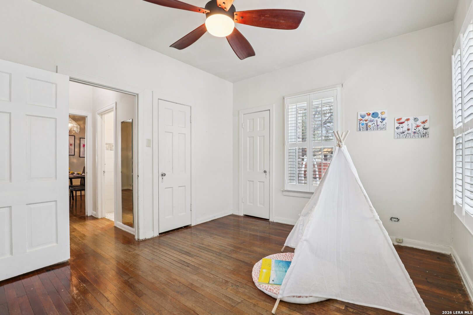 1331 W ROSEWOOD AVE