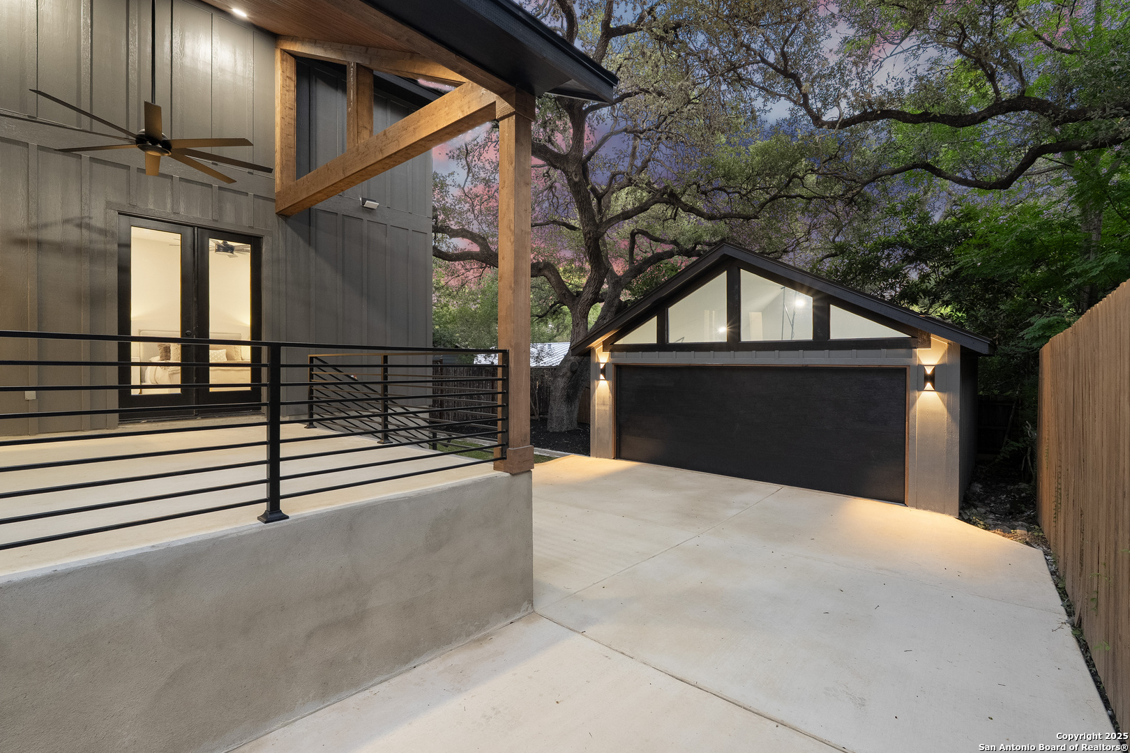 434 College Blvd