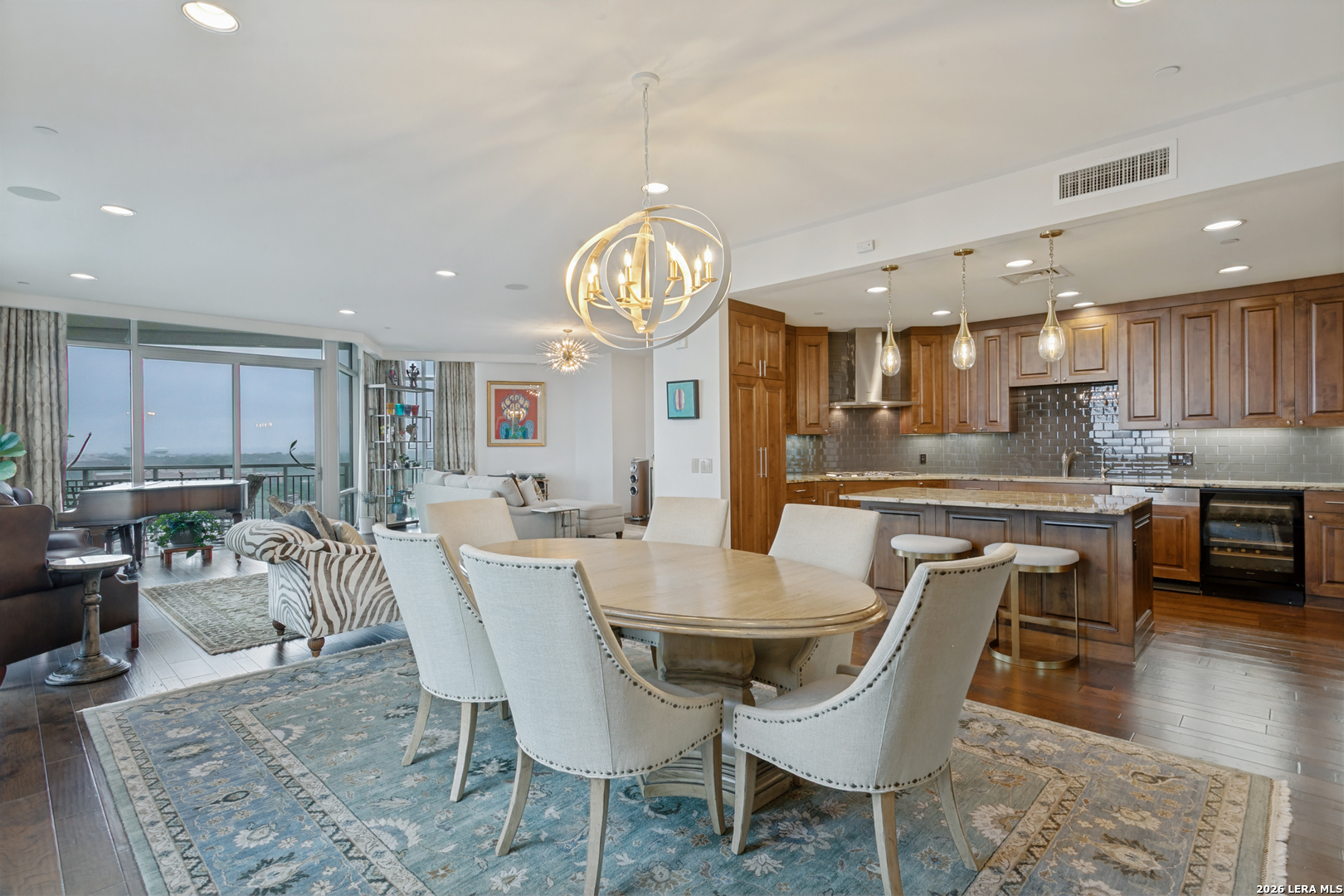 4242 Broadway 1702