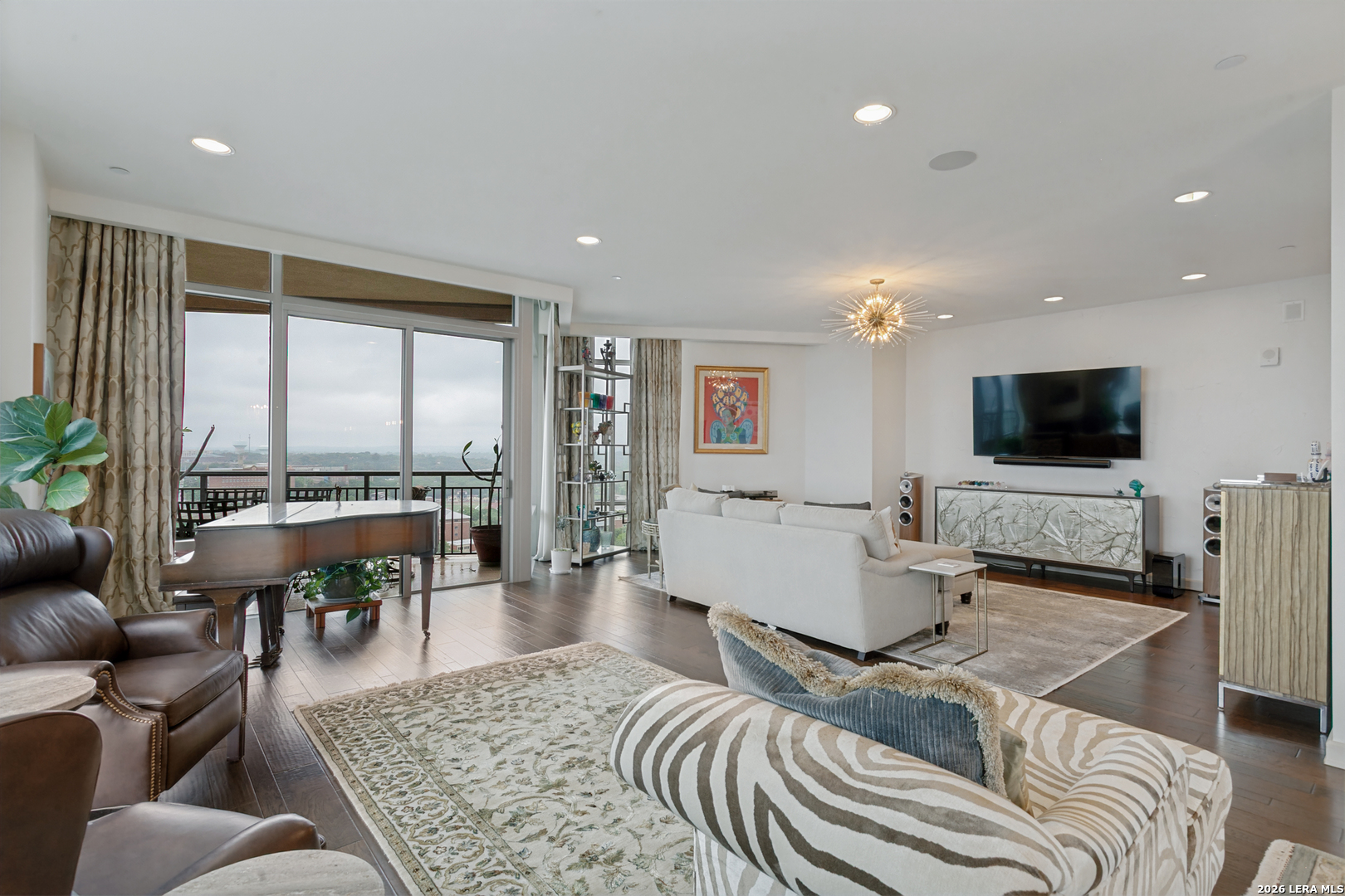 4242 Broadway 1702