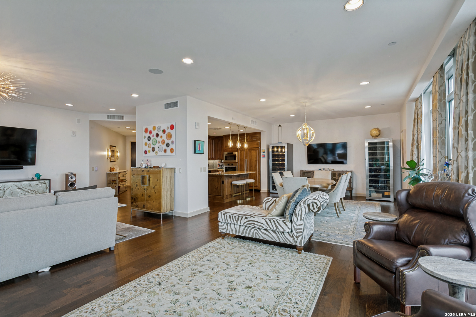 4242 Broadway 1702