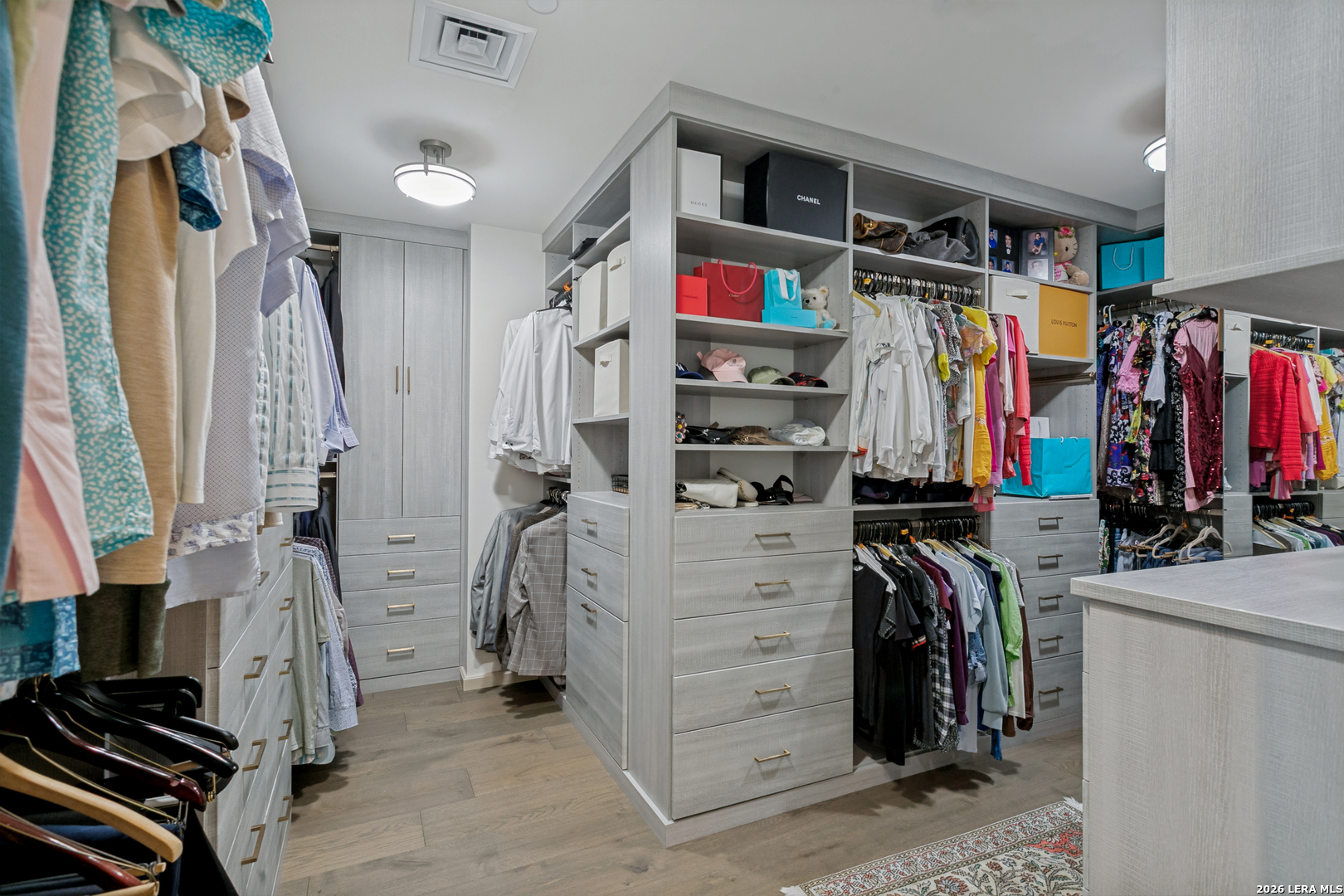 4242 Broadway 1702