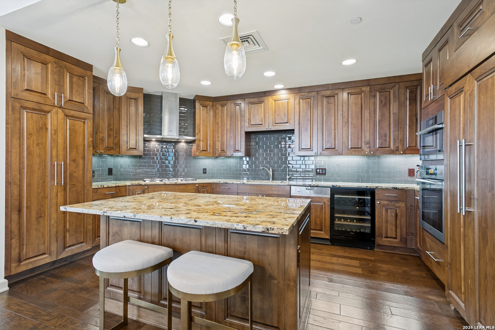 4242 Broadway 1702