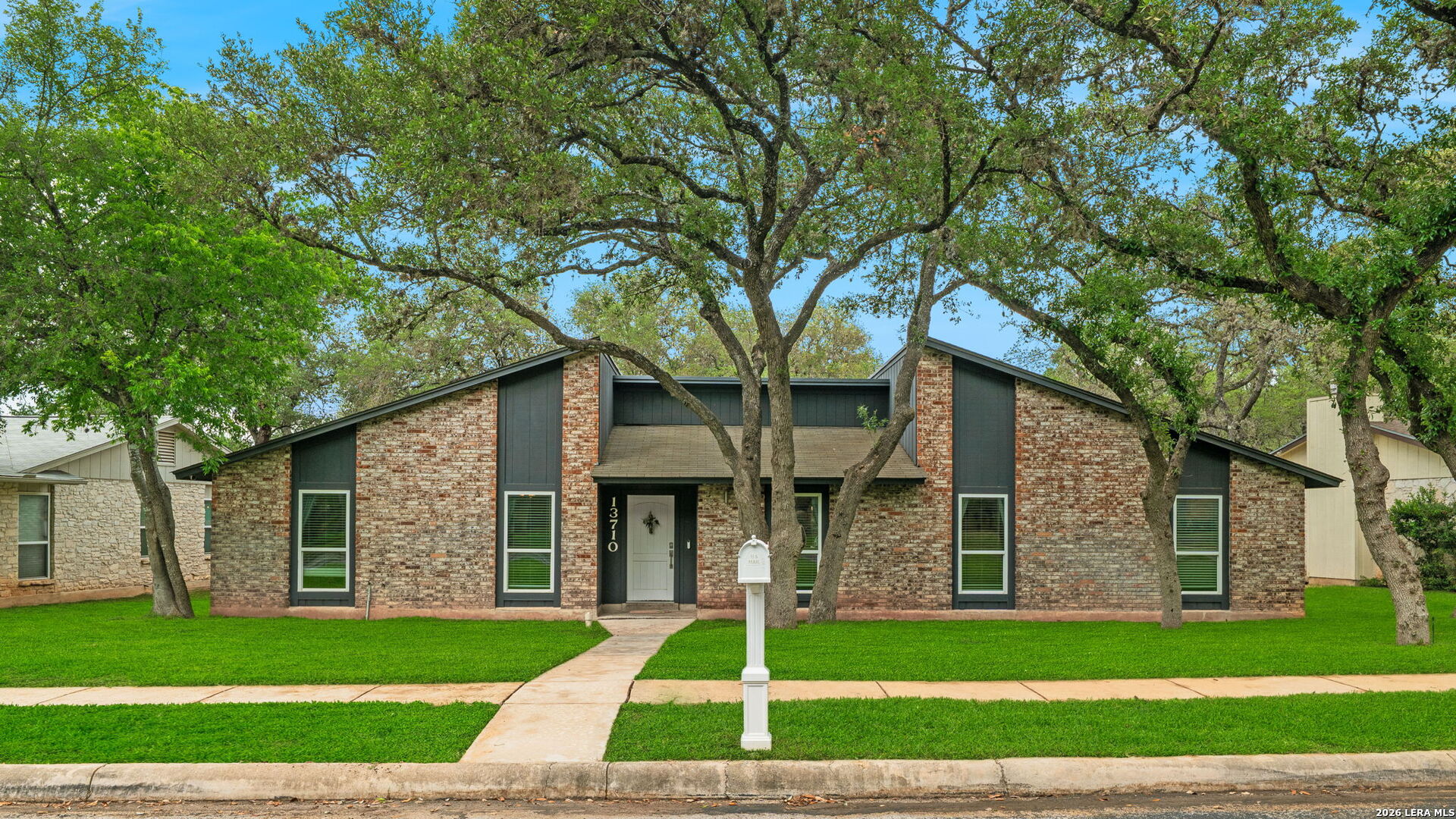 13710 STONEY HL