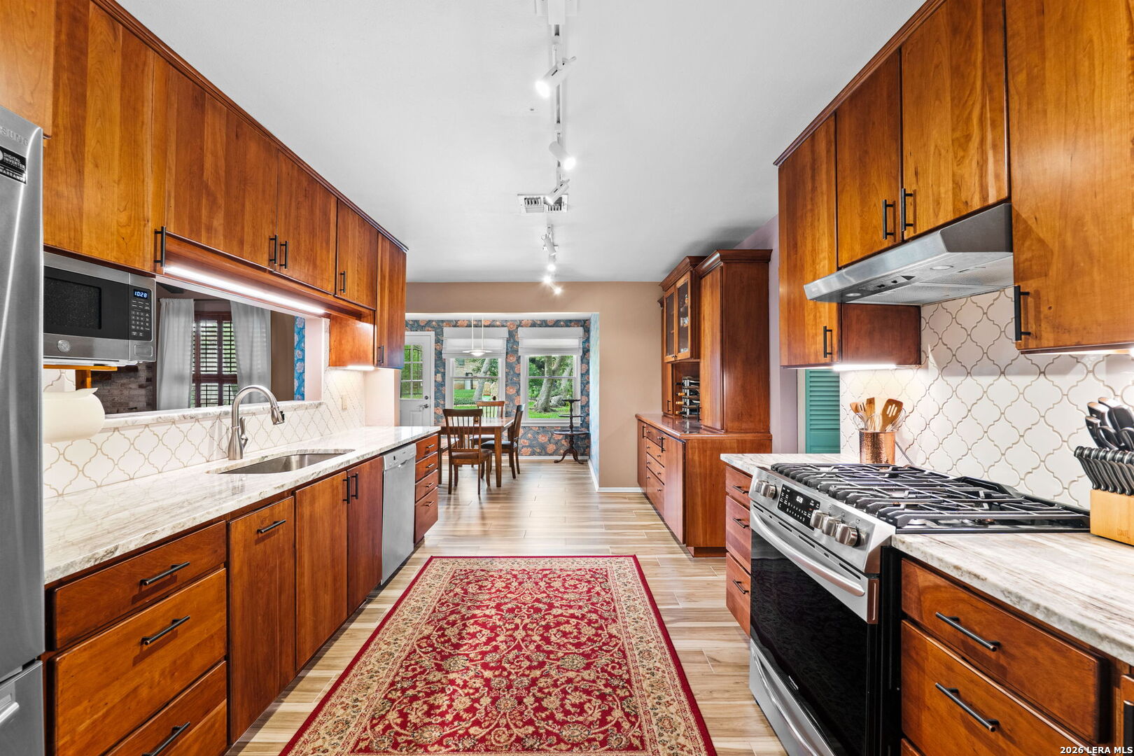 112 Grand Oak