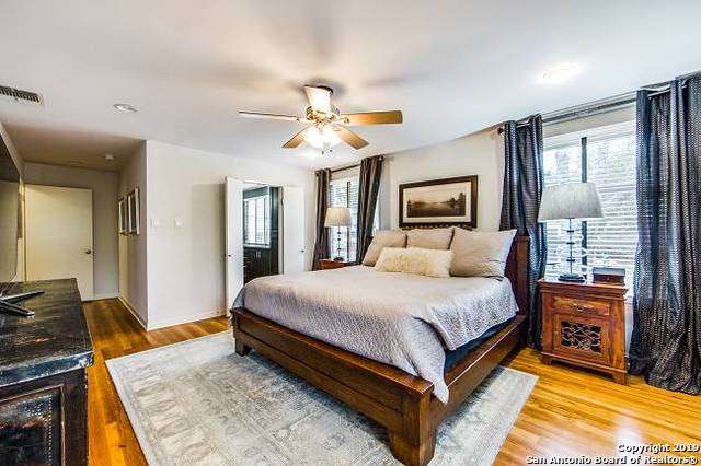 211 ROBINHOOD PL