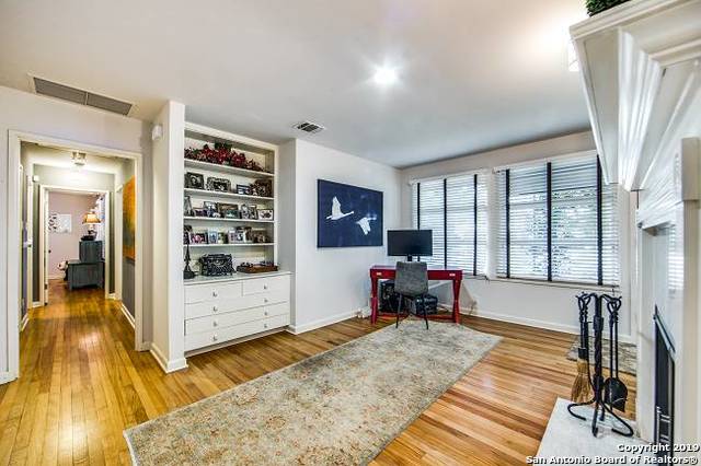 211 ROBINHOOD PL