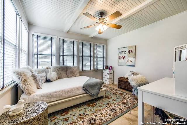 211 ROBINHOOD PL