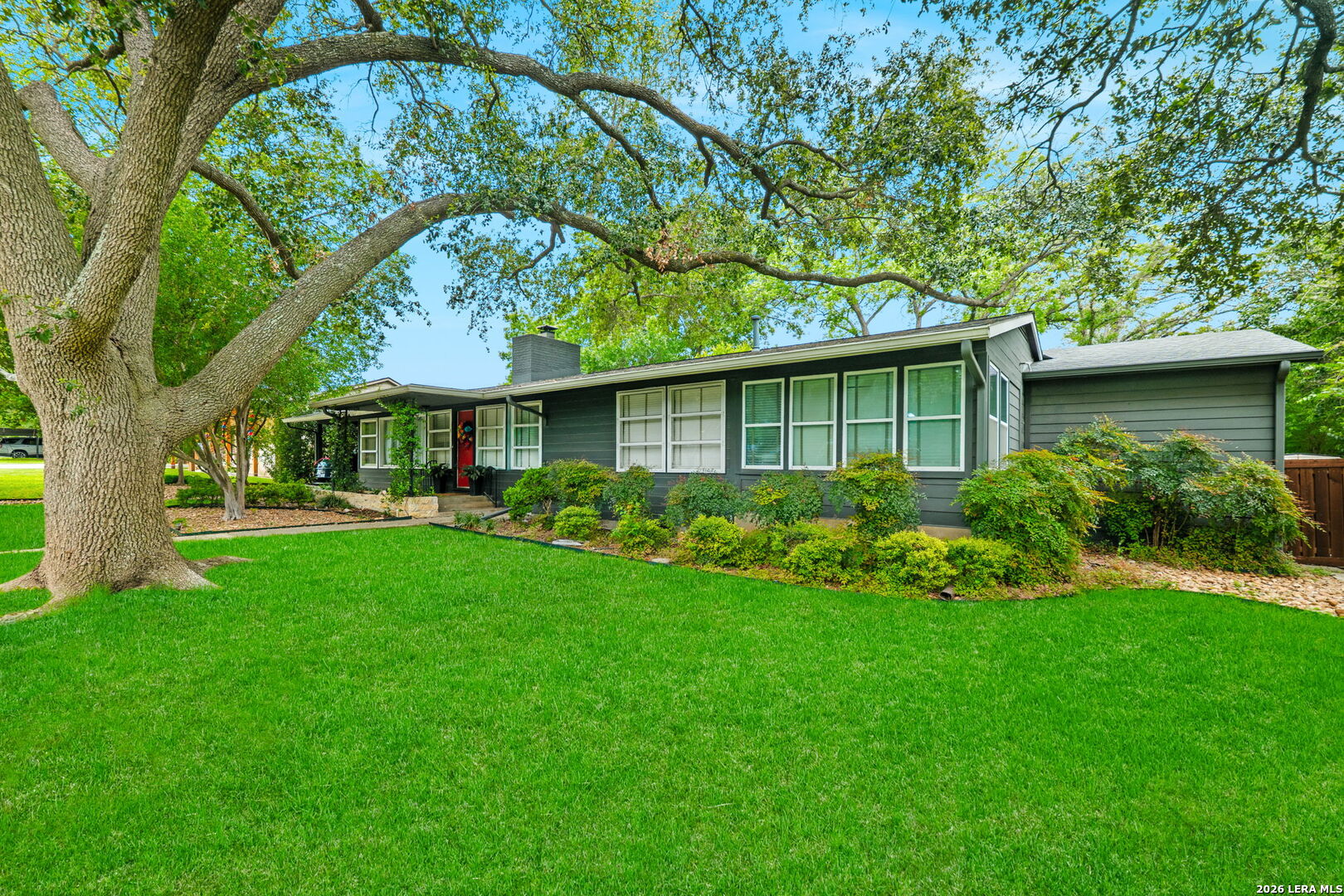 211 ROBINHOOD PL