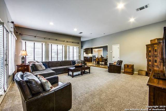 211 ROBINHOOD PL