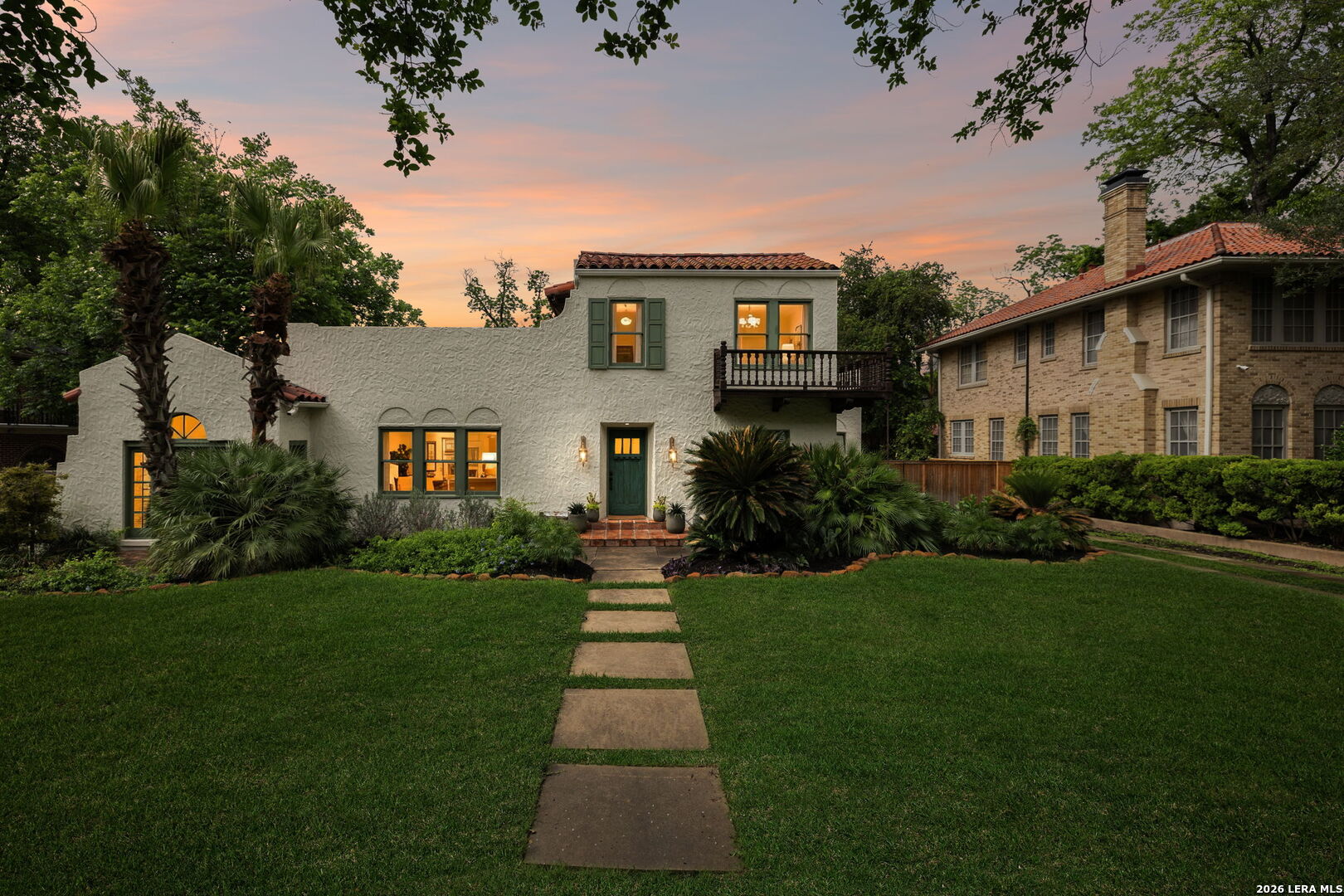 115 E HOLLYWOOD AVE