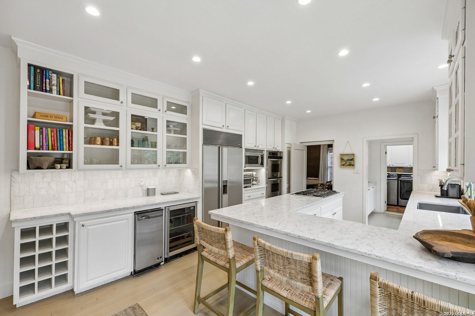 115 E HOLLYWOOD AVE