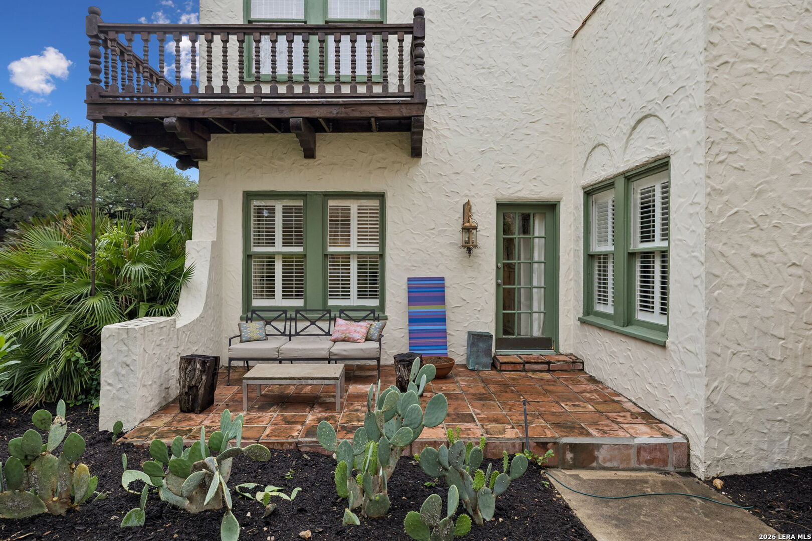 115 E HOLLYWOOD AVE