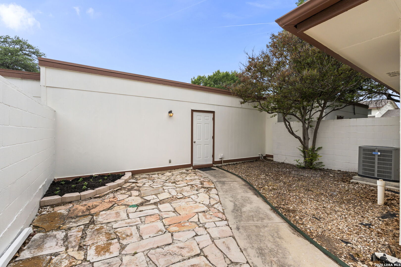 10311 GRAND CIR