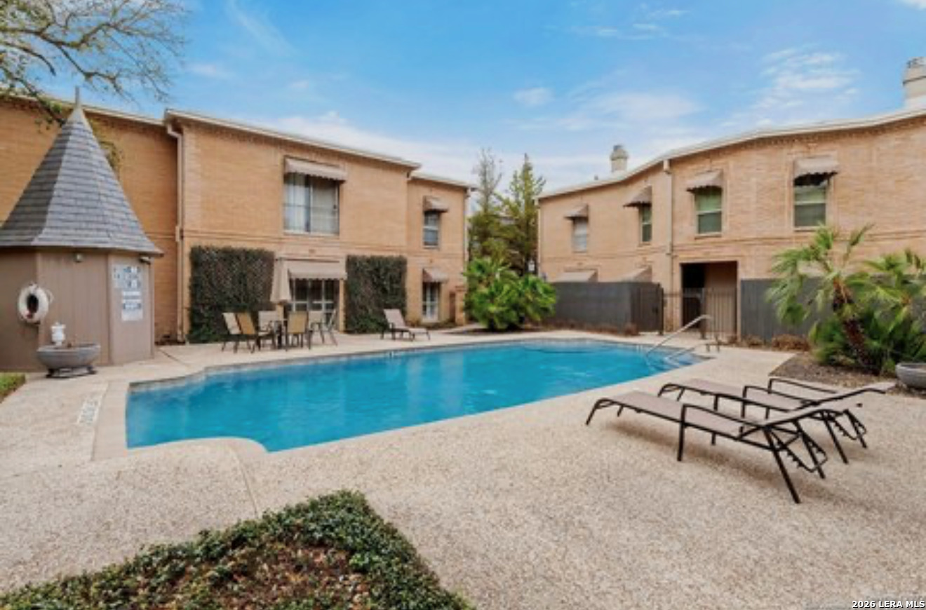 7711 Broadway 4B