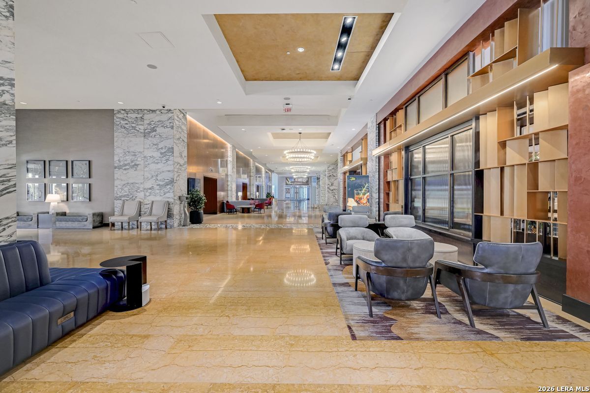 610 E Market 2706