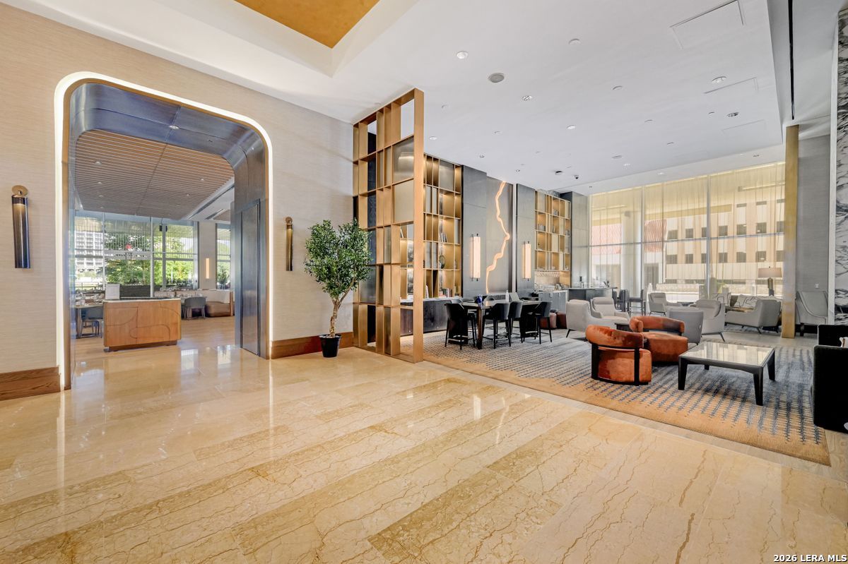 610 E Market 2706