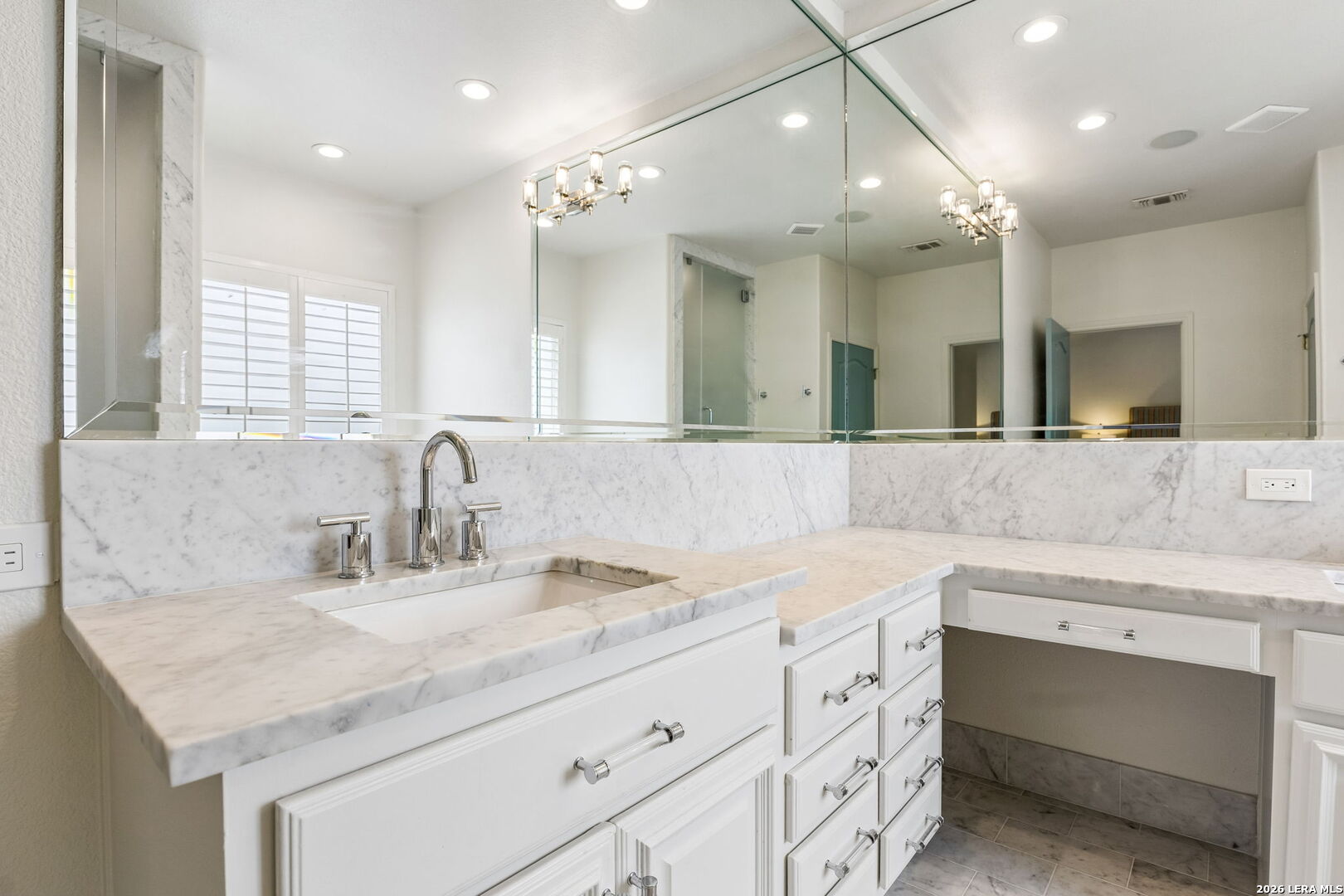 8127 N New Braunfels 701