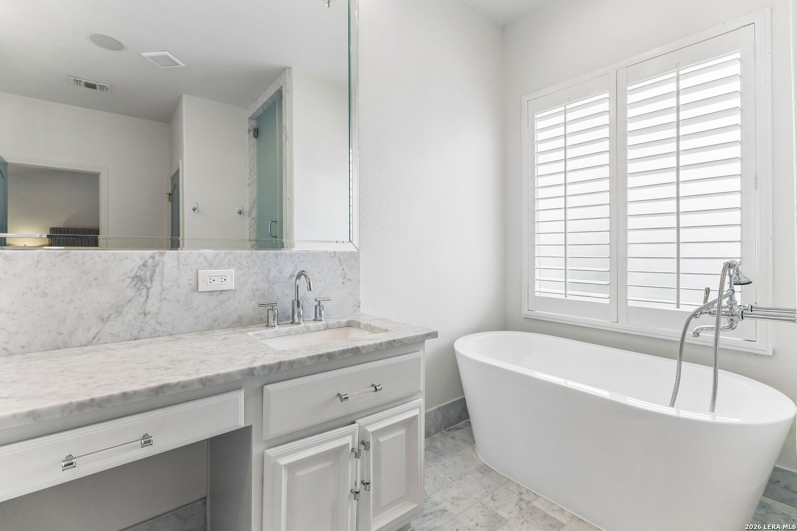 8127 N New Braunfels 701