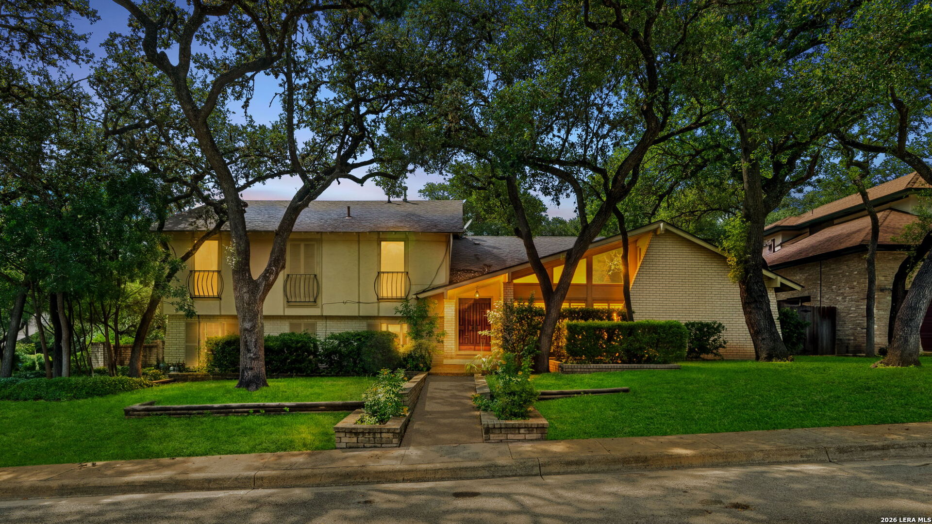 11403 Whisper Breeze st