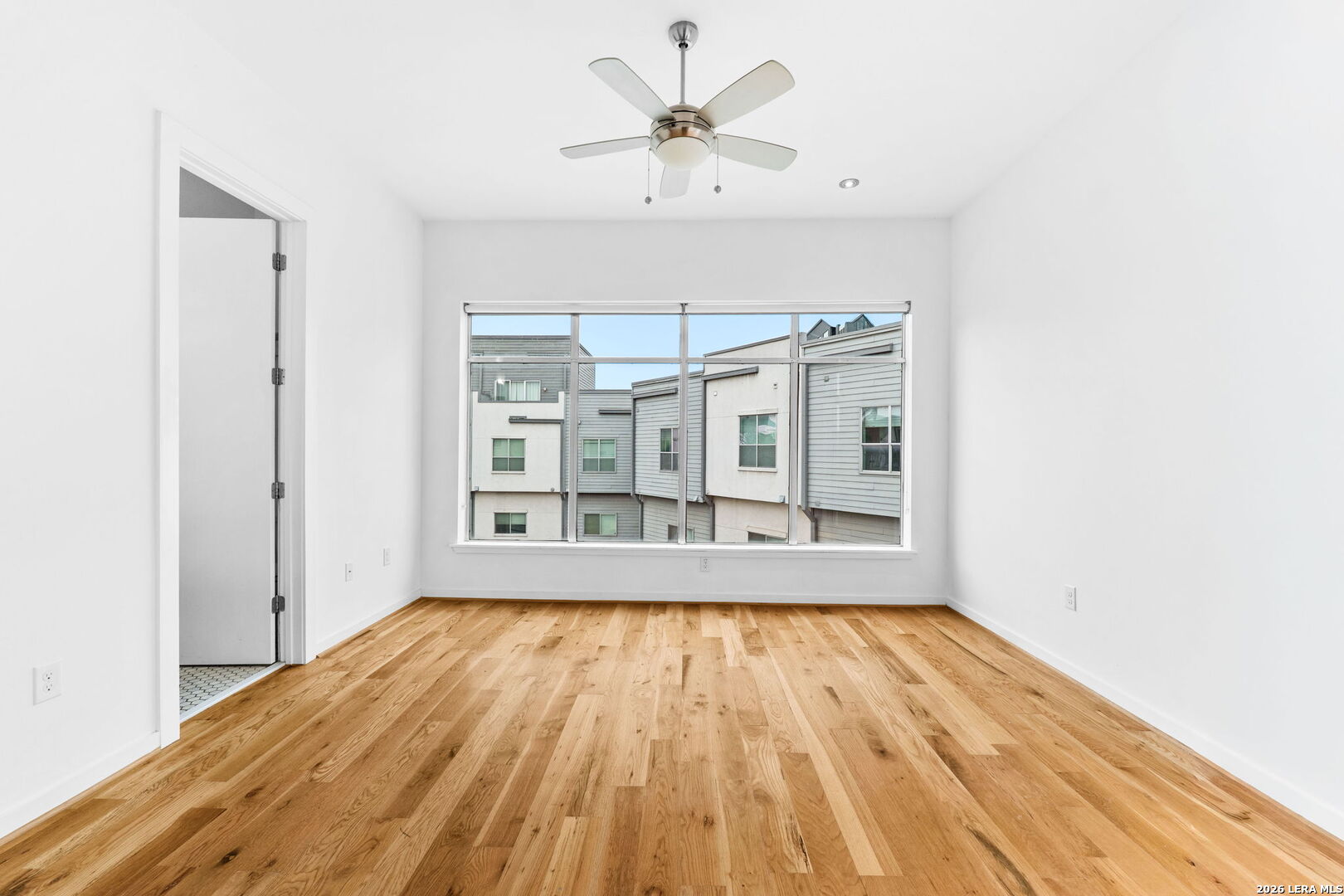 1120 E Quincy