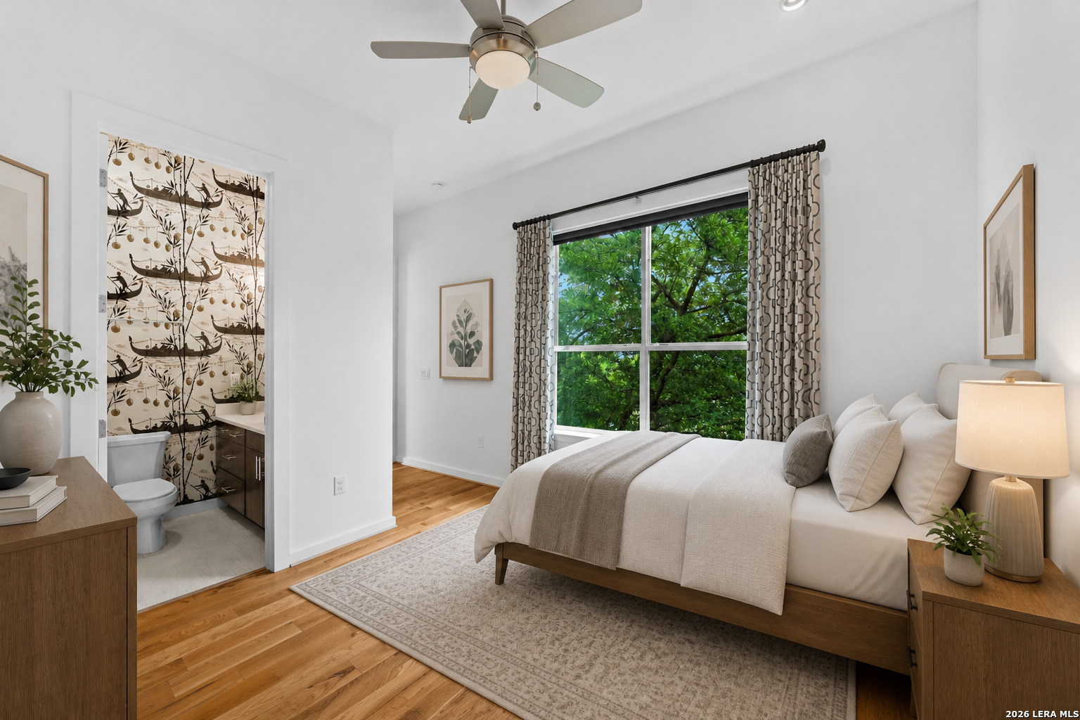 1120 E Quincy
