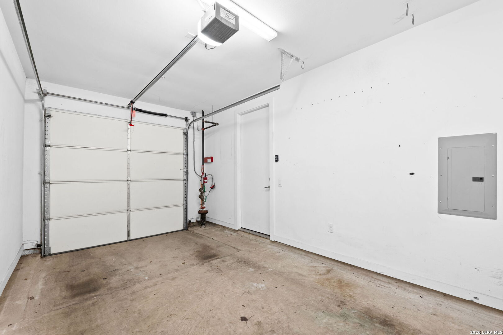 1120 E Quincy