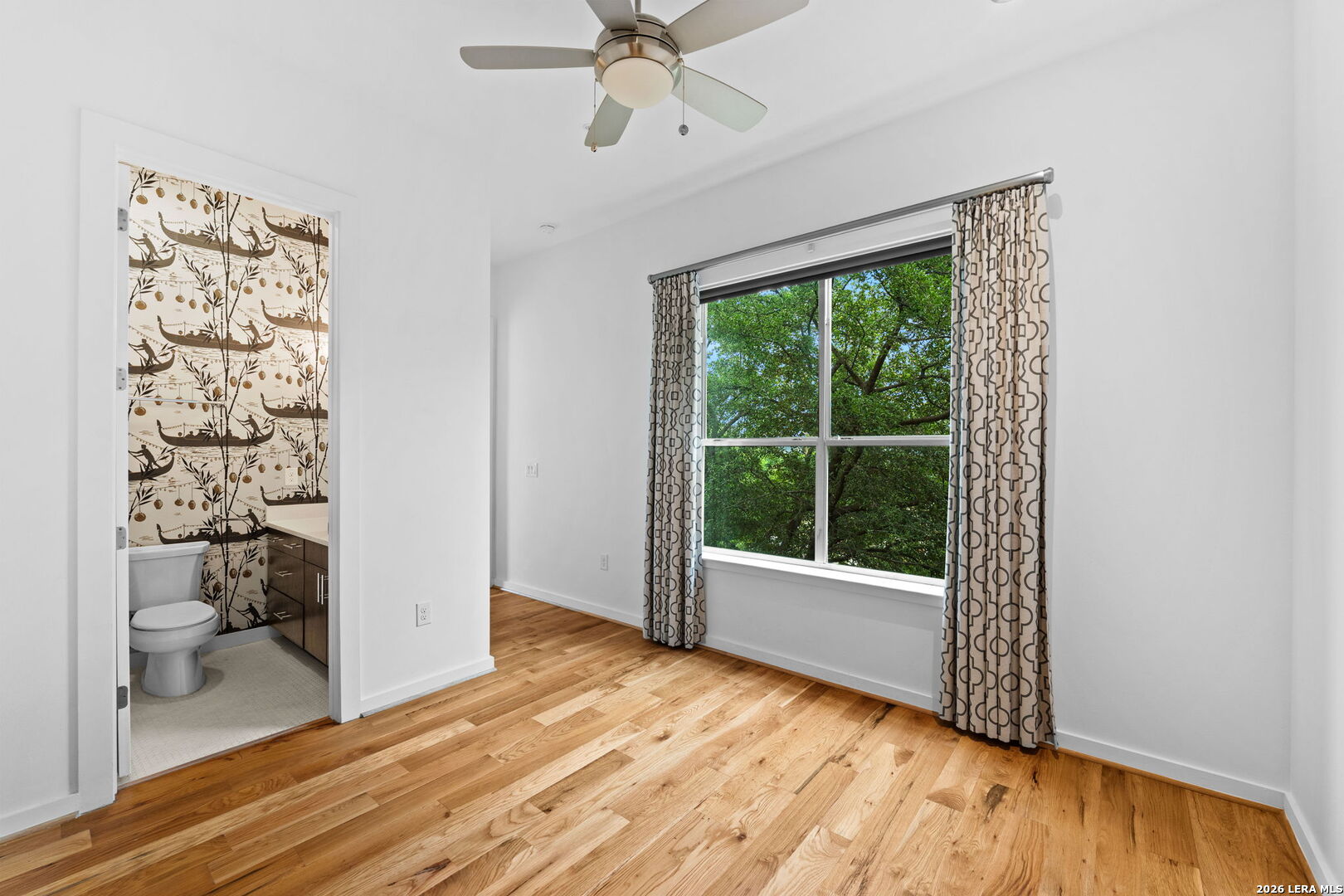 1120 E Quincy