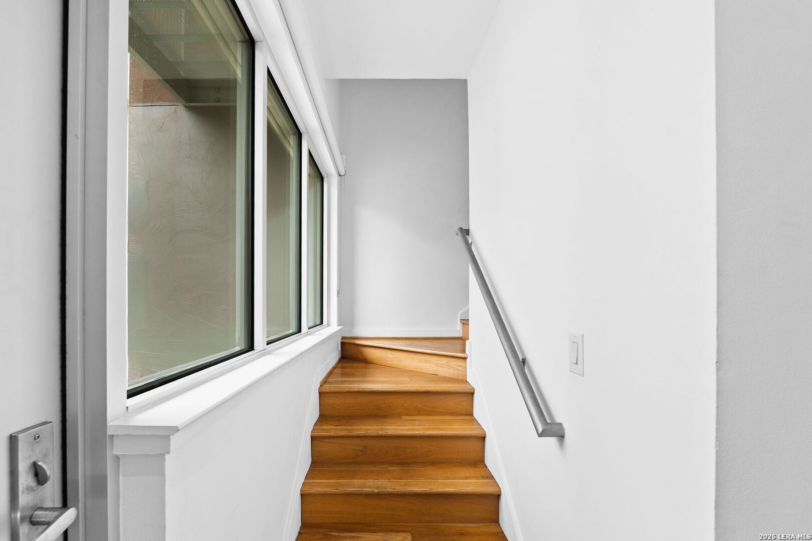 1120 E Quincy