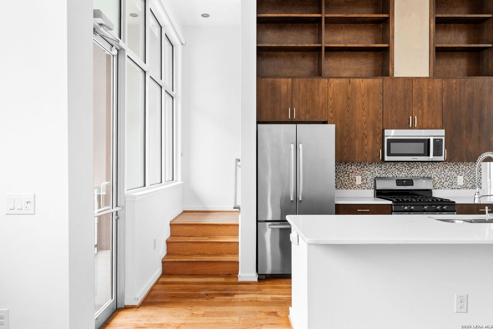 1120 E Quincy